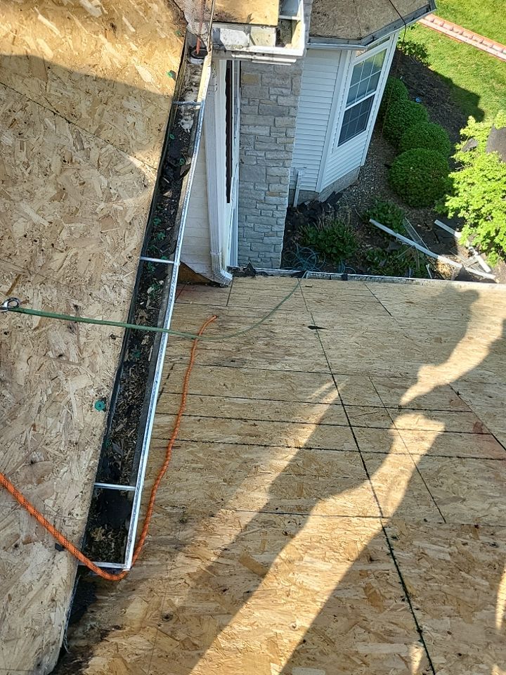 ATLAS PINNACLE COLOR: BLACK SHADOW by Eagle Eye Roofing