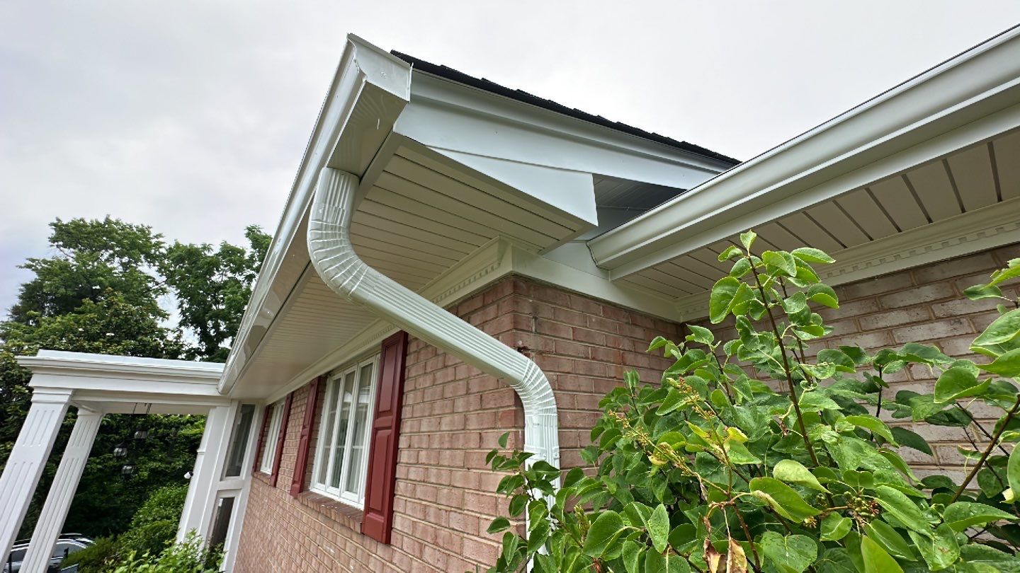 Manassas: CertainTeed Landmark Pro Designer Shingles in Max Def Moire Black by RM Banning, Inc.