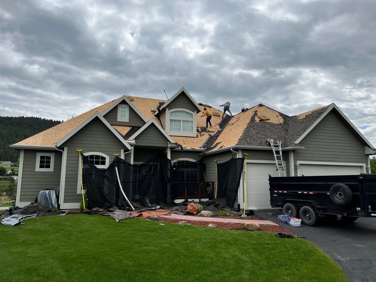 GAF Timberline HDZ - Weathered Wood by Montana Roofing Solutions