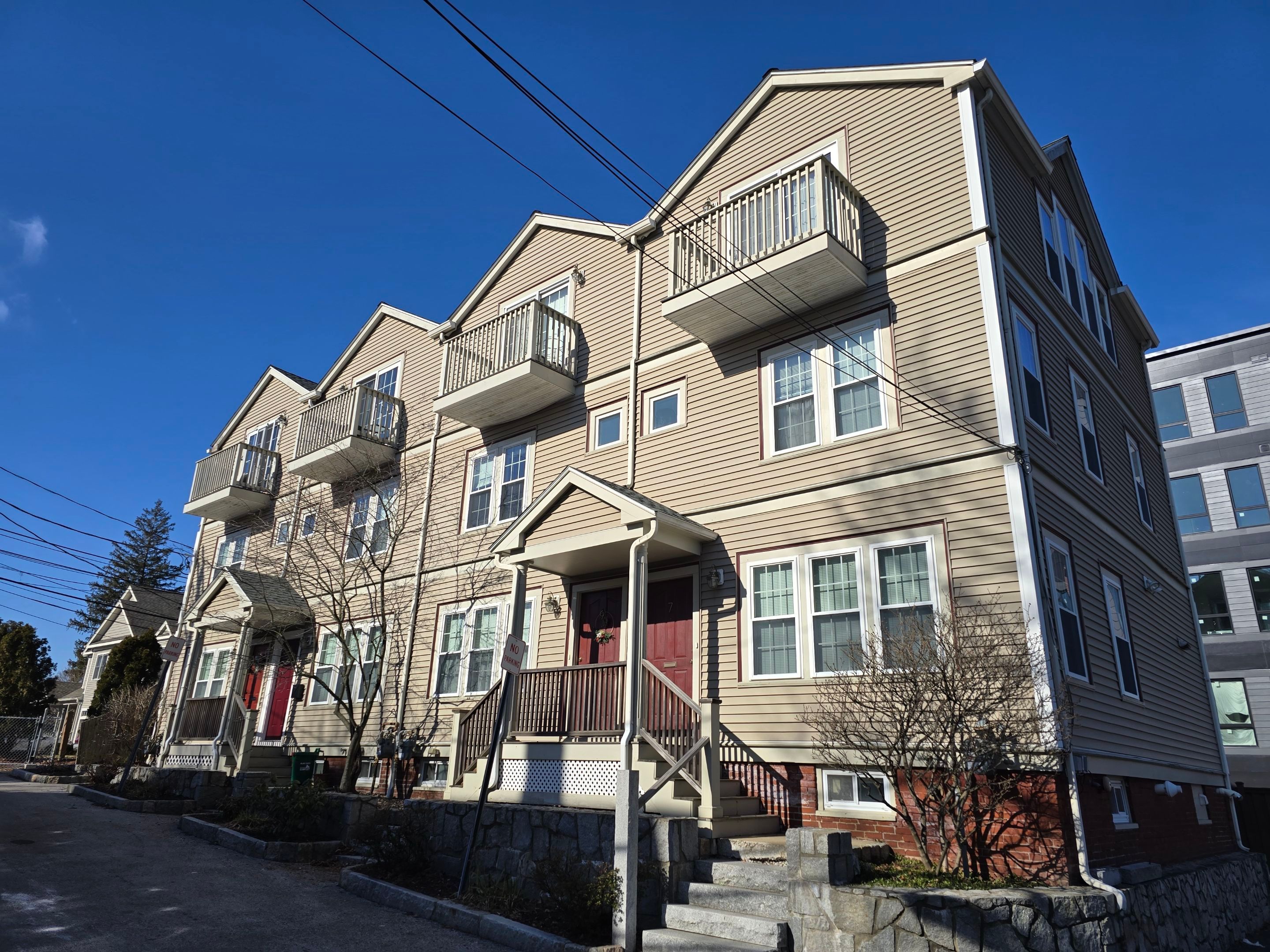 Vinyl siding and Entry Doors inn  Watertown, MA by UBrothers Construction