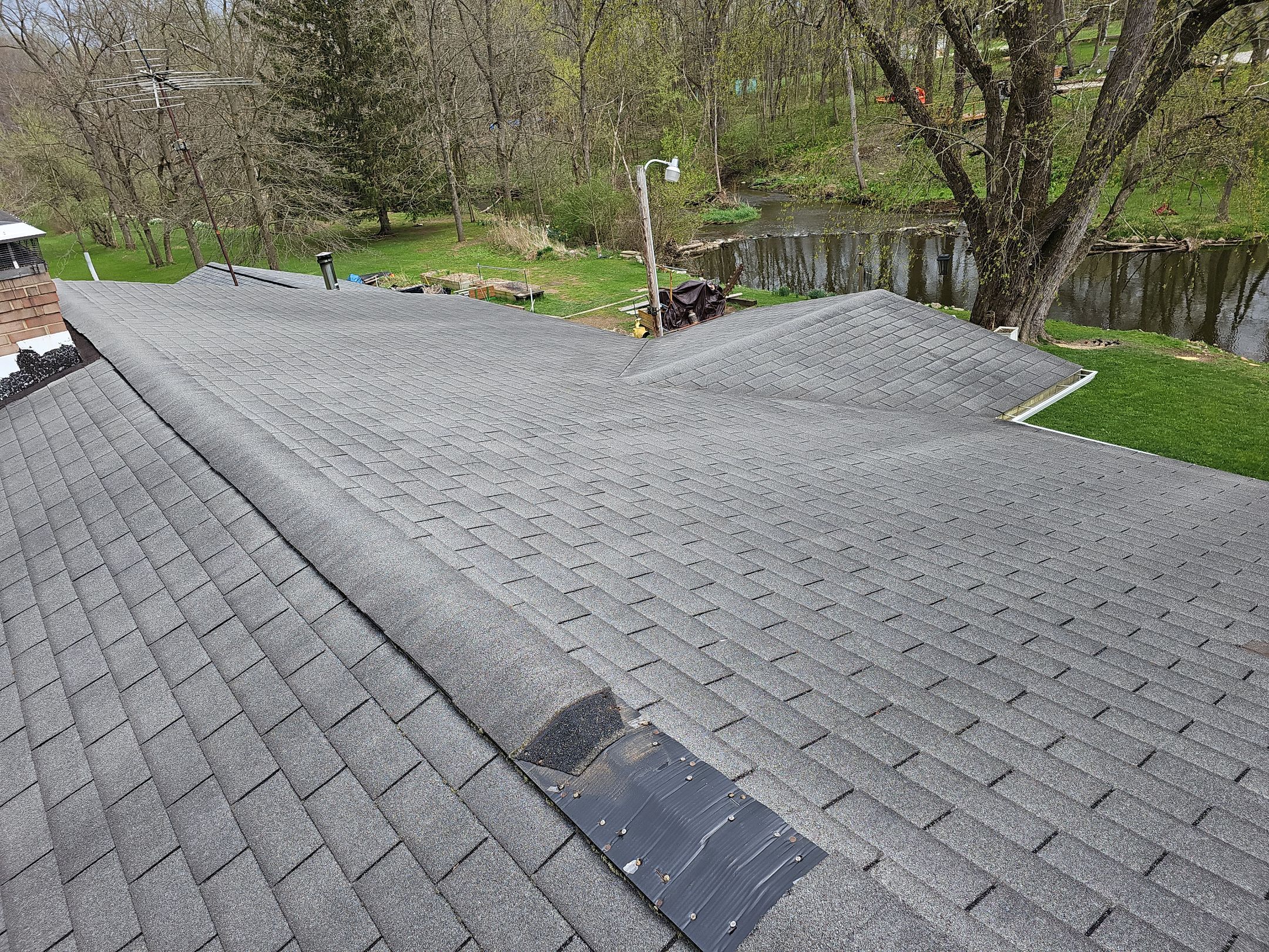 ATLAS PINNACLE COLOR: HEARTHSTONE by Eagle Eye Roofing