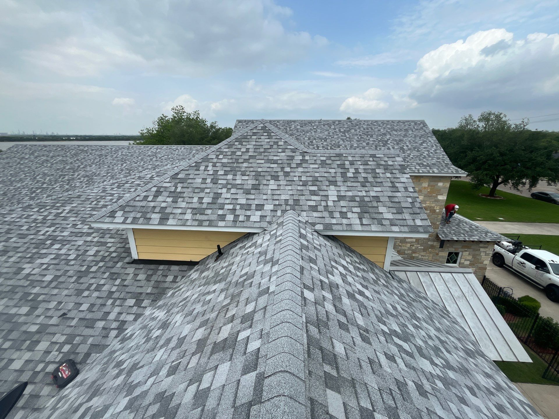 Residential Roofing Installation using Owen's Corning Duration (Lifetime) Shingles by Roof Repair Company