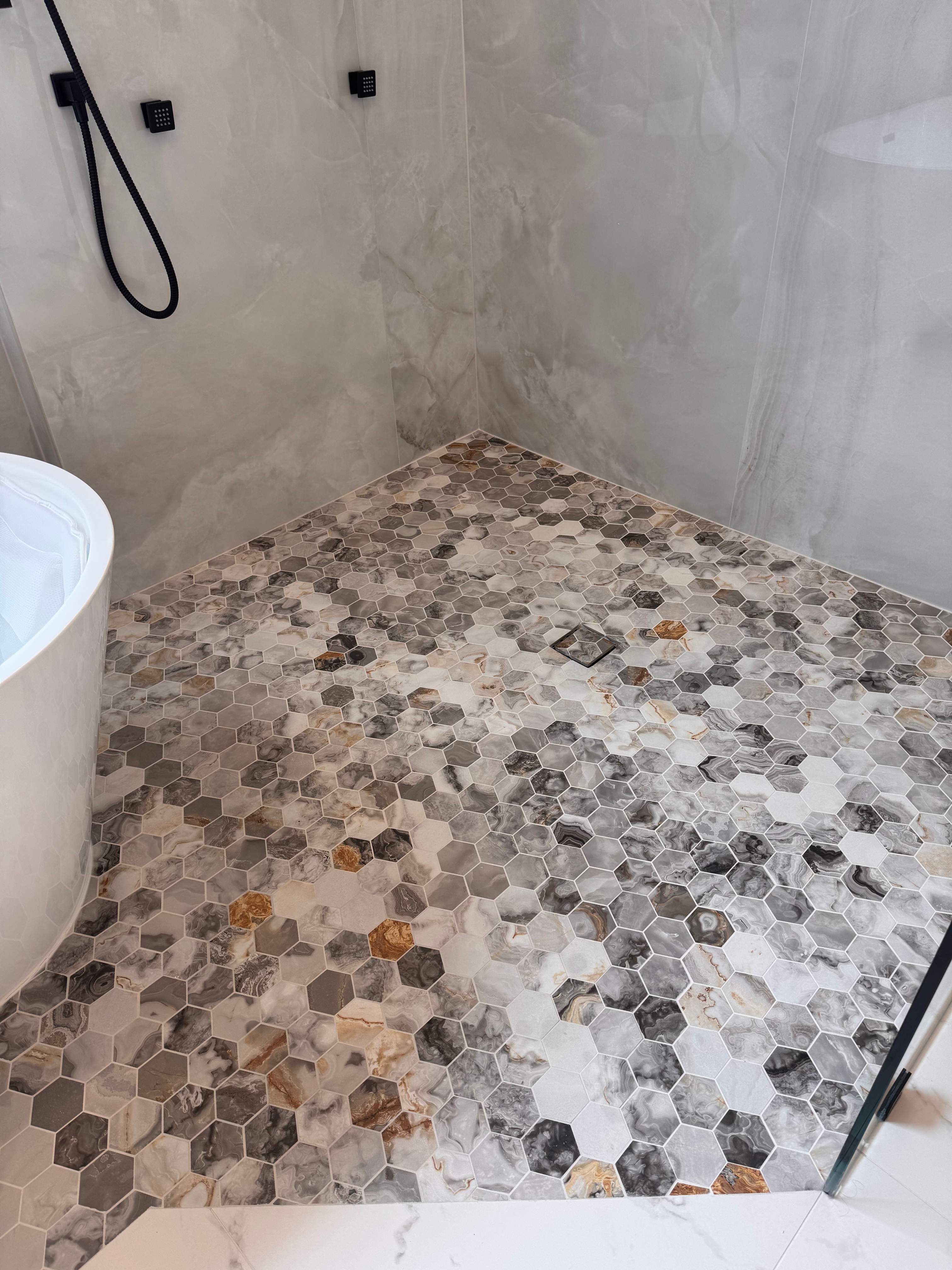 Master bathroom renovation by Prudencio