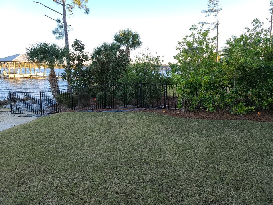 Black  4' Aluminum using Black 2 rail Aluminum by Hip Square Fence Inc.