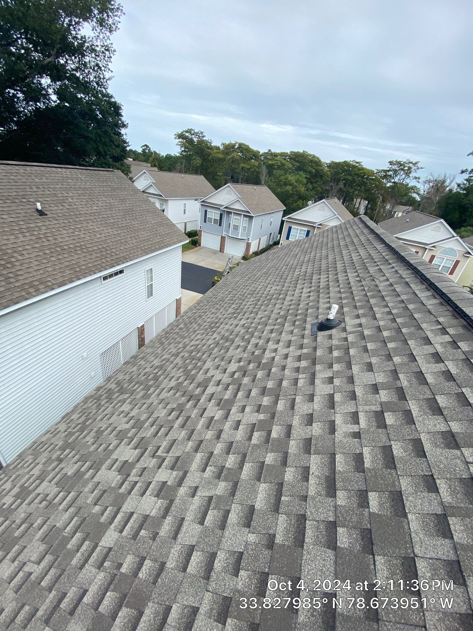 GAF HDZ - Weathered Wood by Linta Roofing Inc