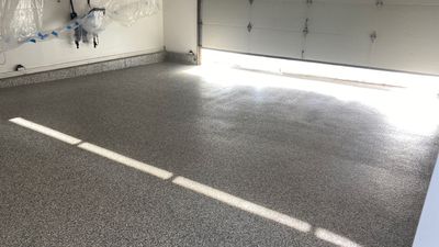 Garage in Nashua, NH 03062
