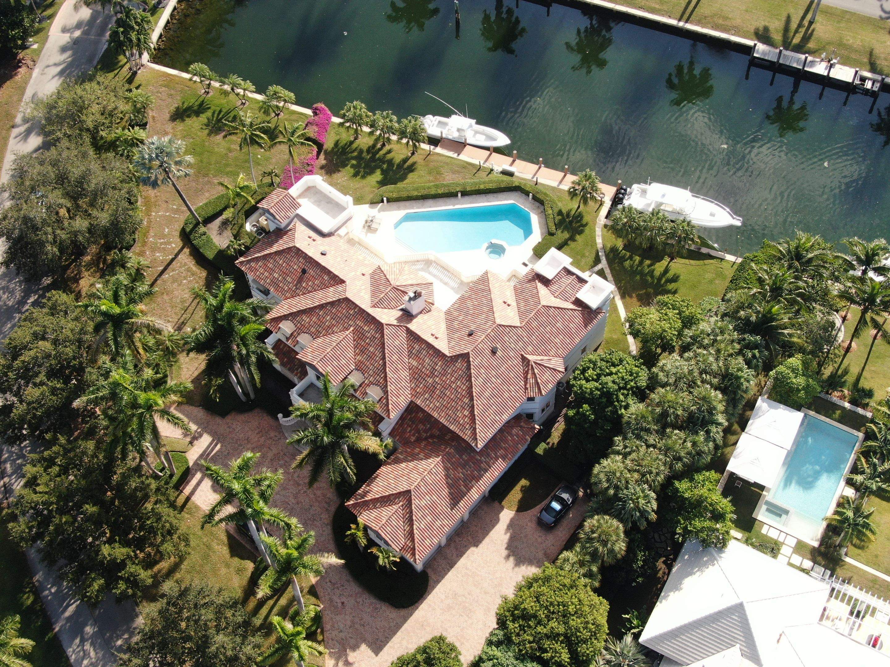 Verea - Spanish S - Jacobea by Istueta Roofing