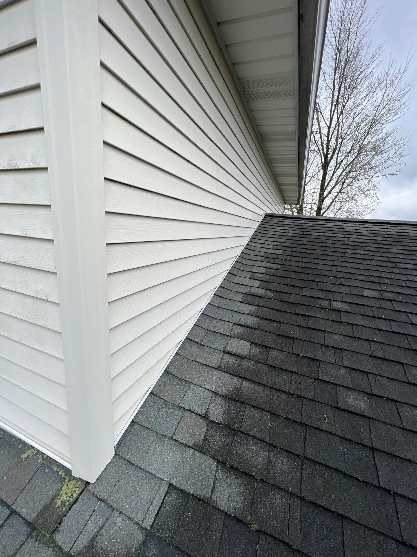 Wind-Resistant Metal Shingle Shake Roof Installation – Lima, Ohio by 4Ever Metal Roofing