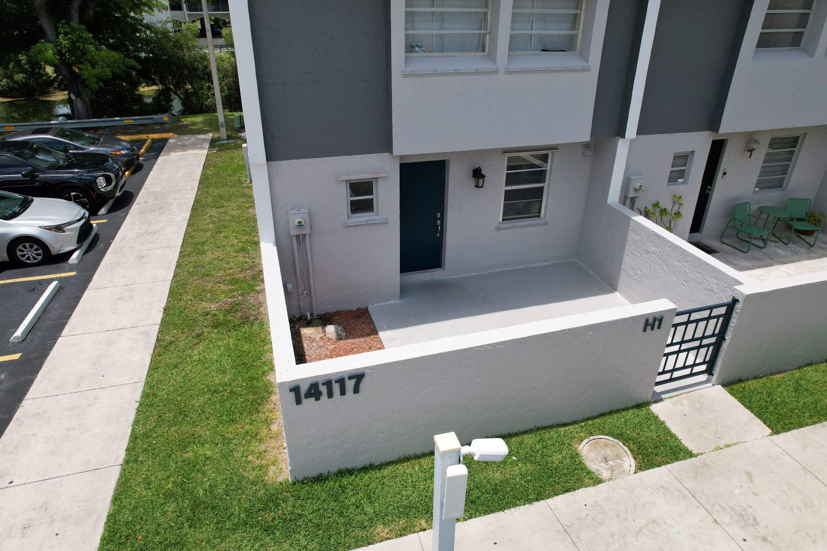 LAKE VILLAGE CONDO - BLDG H by Souffront Construction & Engineering