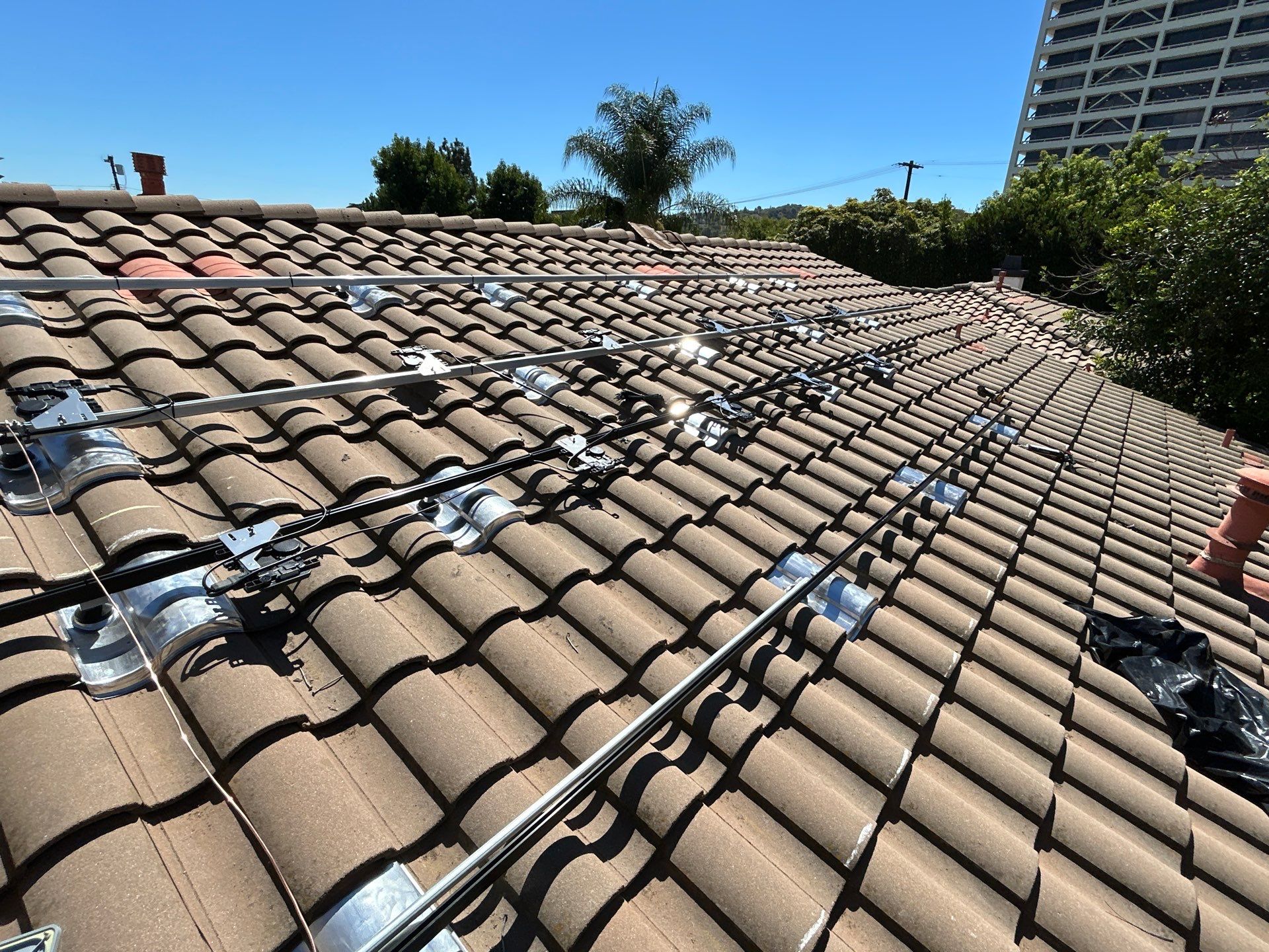 Seventeen Panel Solar Energy System in Los Angeles by AWS Solar