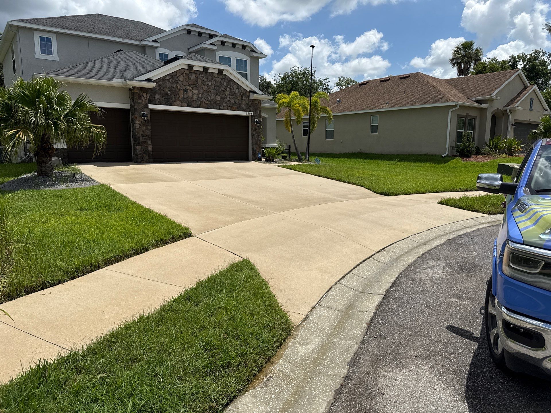 HOA-Required House Wash & Concrete Cleaning – Old Mill Preserve, Palmetto, FL by Sunshine AquaWash