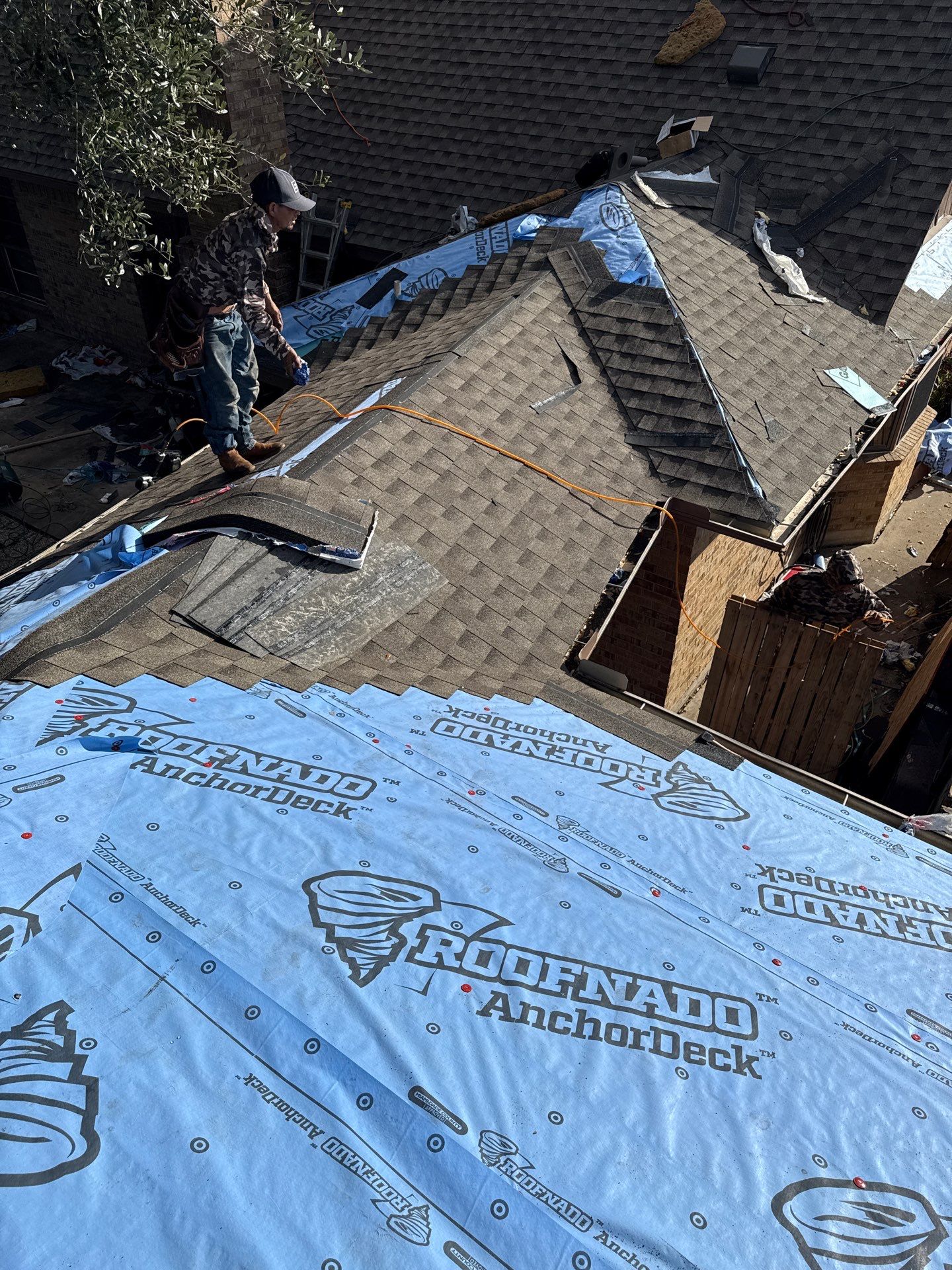 GAF HDZ - Weathered Wood by Elite Roofing LLC