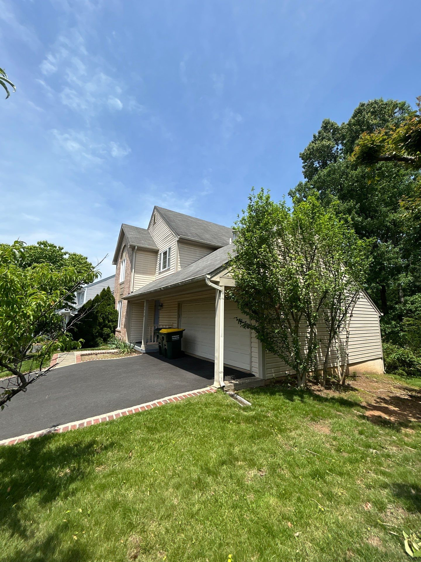 Springfield: Residential Roof Replacement with CertainTeed Landmark PRO in Max Def Georgetown Gray by RM Banning, Inc.
