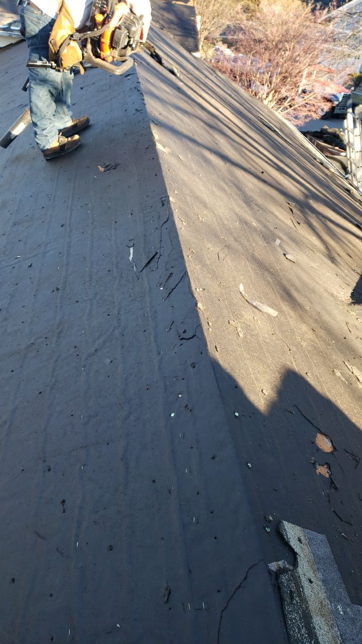 Arlington: CertainTeed Landmark Designer Shingles in Cobblestone Gray by RM Banning, Inc.