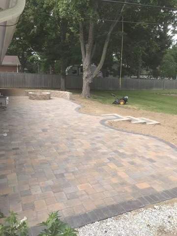 Hardscape, Retaining Walls, Outdoor Kitchen by McFarland Outdoors