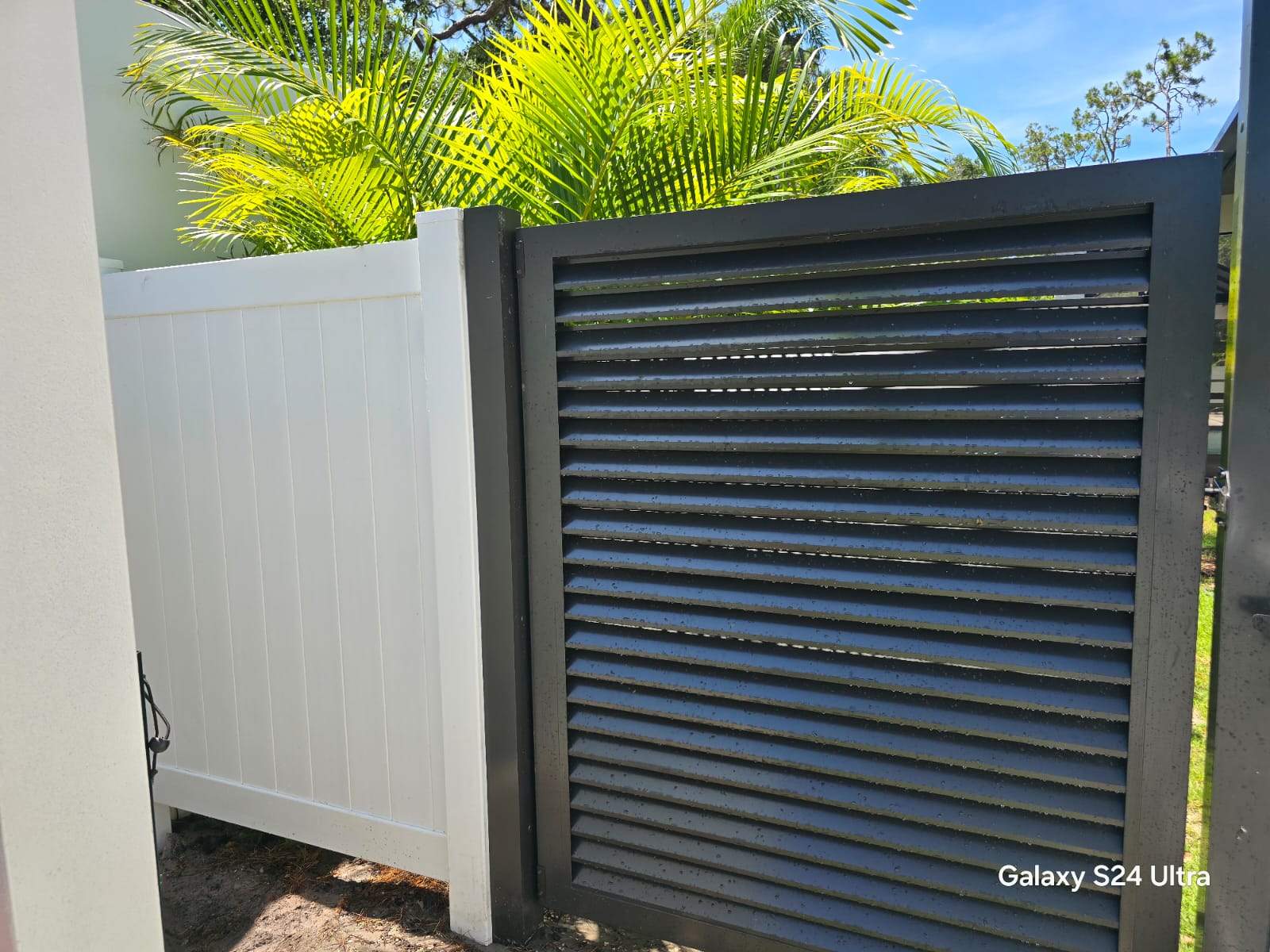 Louvered Aluminum Gates in Osprey by True Fence LLC