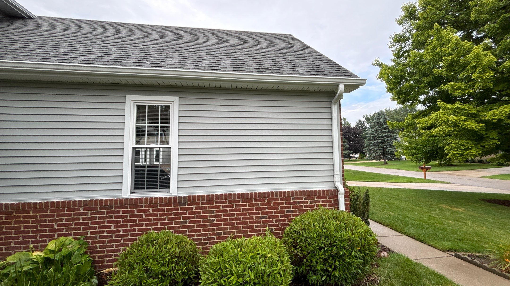 Siding Replacement using Certainteed Restoration Classic D4 by 180 Contractors