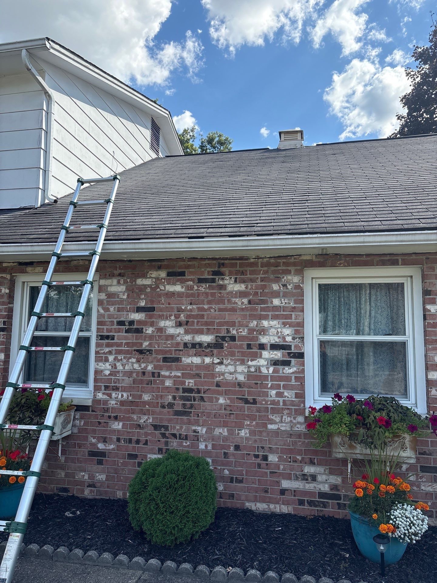 Crisp & Clean in Orrville: Williamsburg Gray Makeover by Cornerstone Roofing And Siding