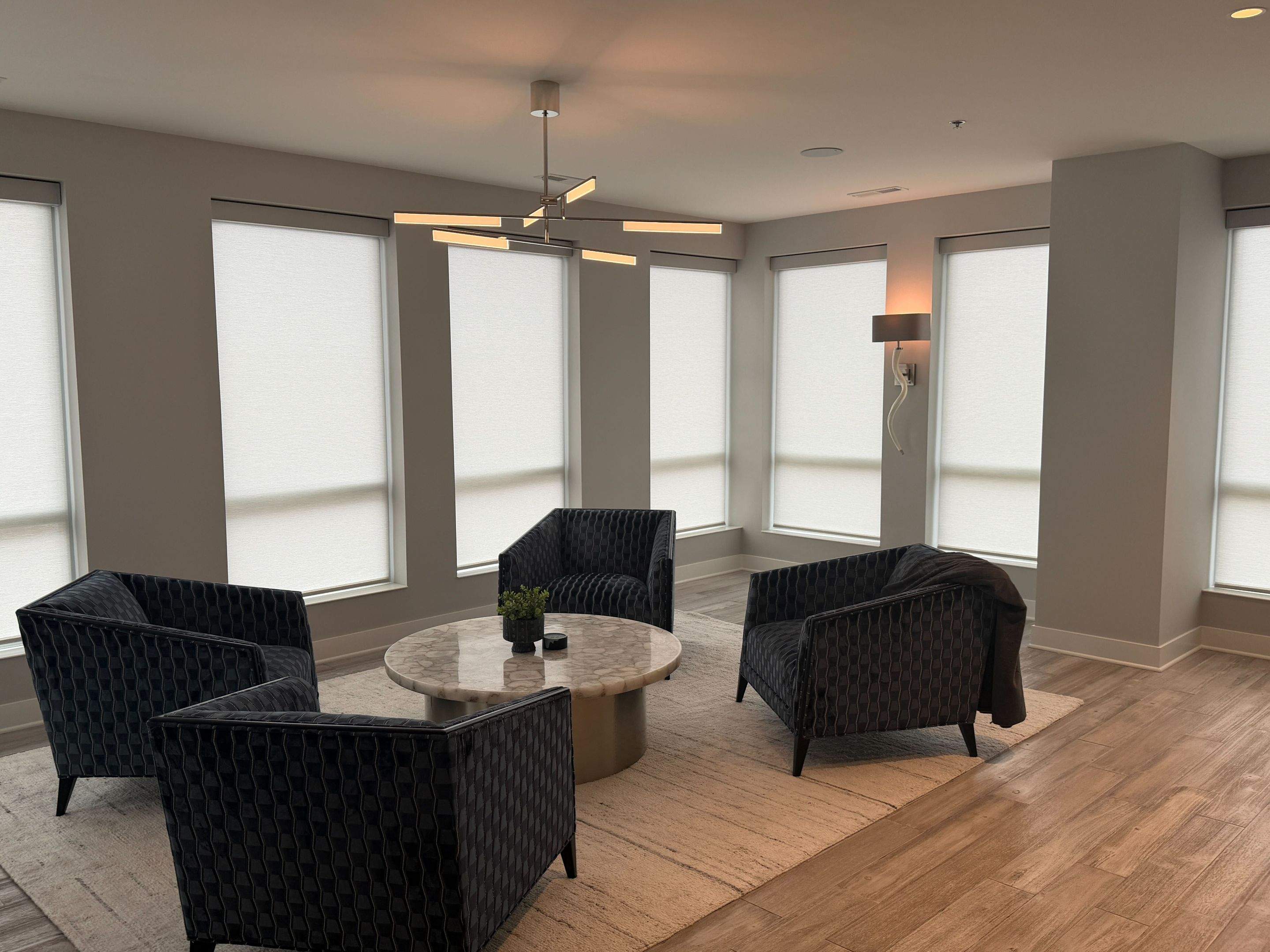 Bridge Park Penthouse: Control4 Integration of 46 Shades by Connesso