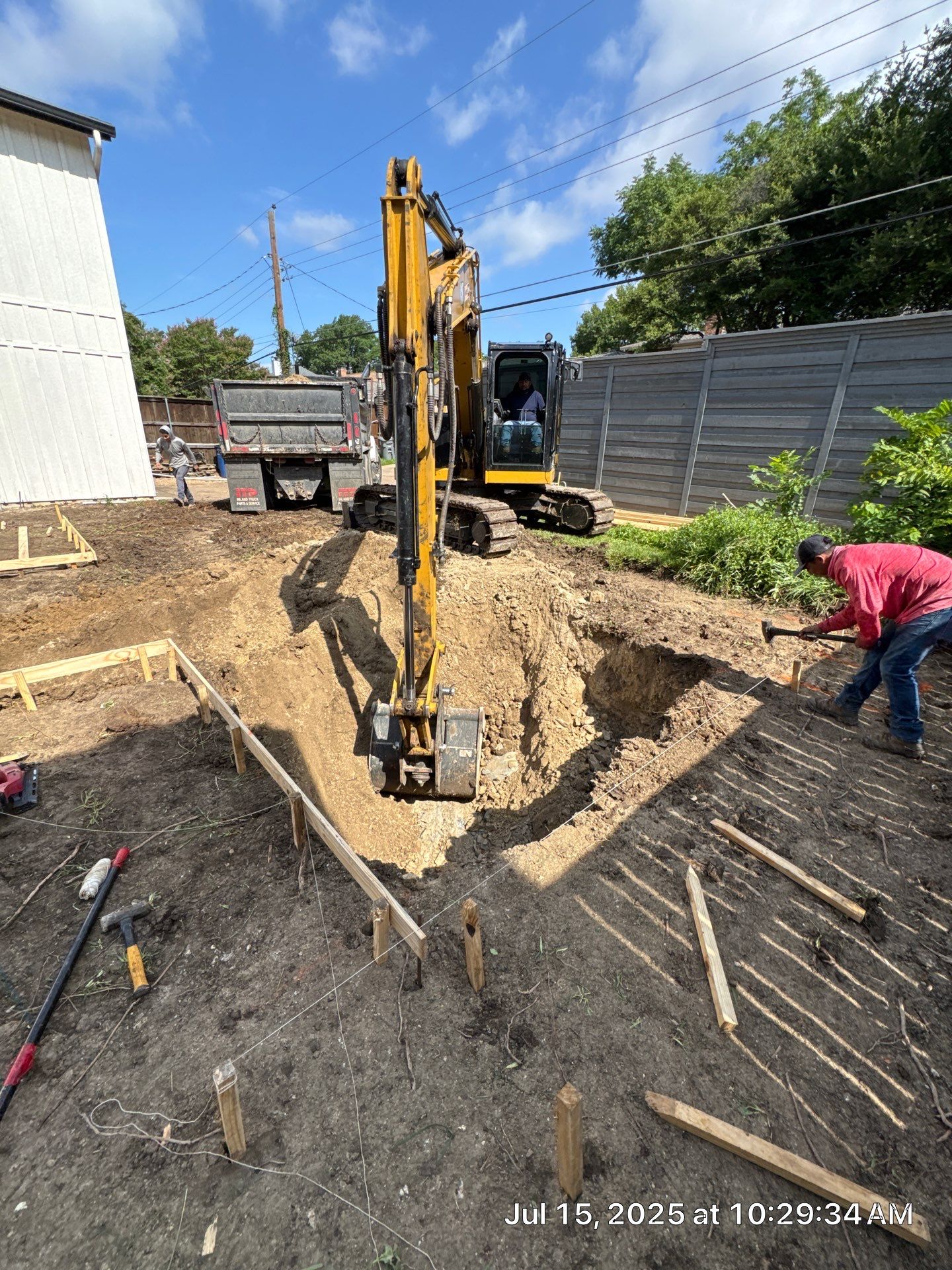 Geometric Pool with Level Spa by Pinnacle Pools and Spas - DFW