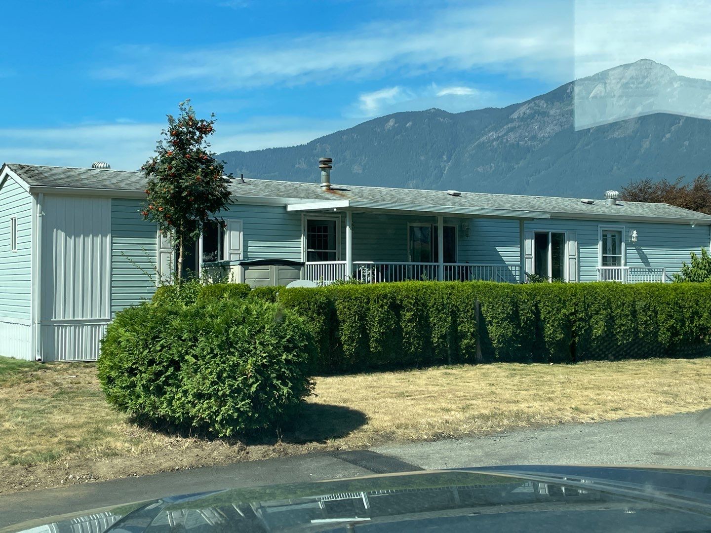 Residential Roofing Installation using OC Oakridge shingles by Top Notch Roofing Inc