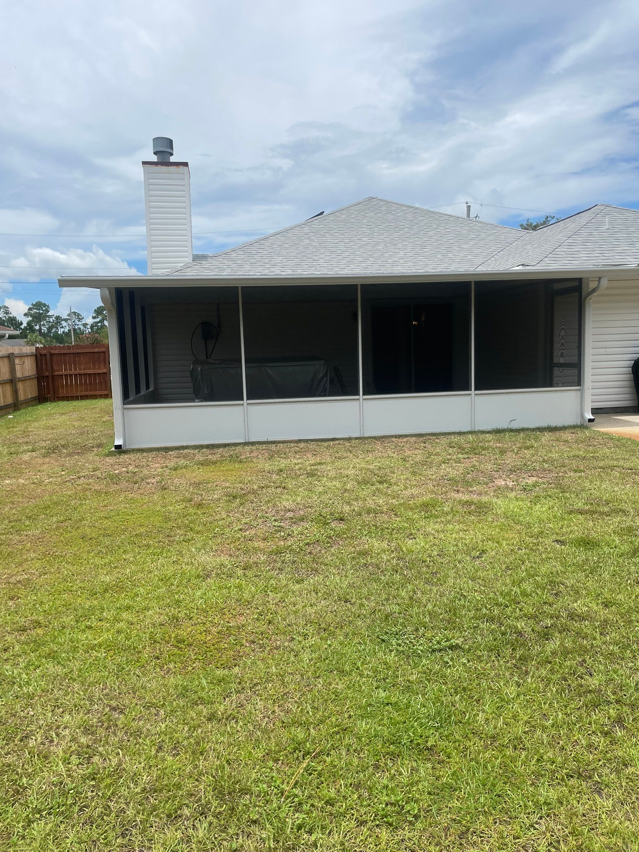 Screen Under in Navarre by Titan Sunrooms