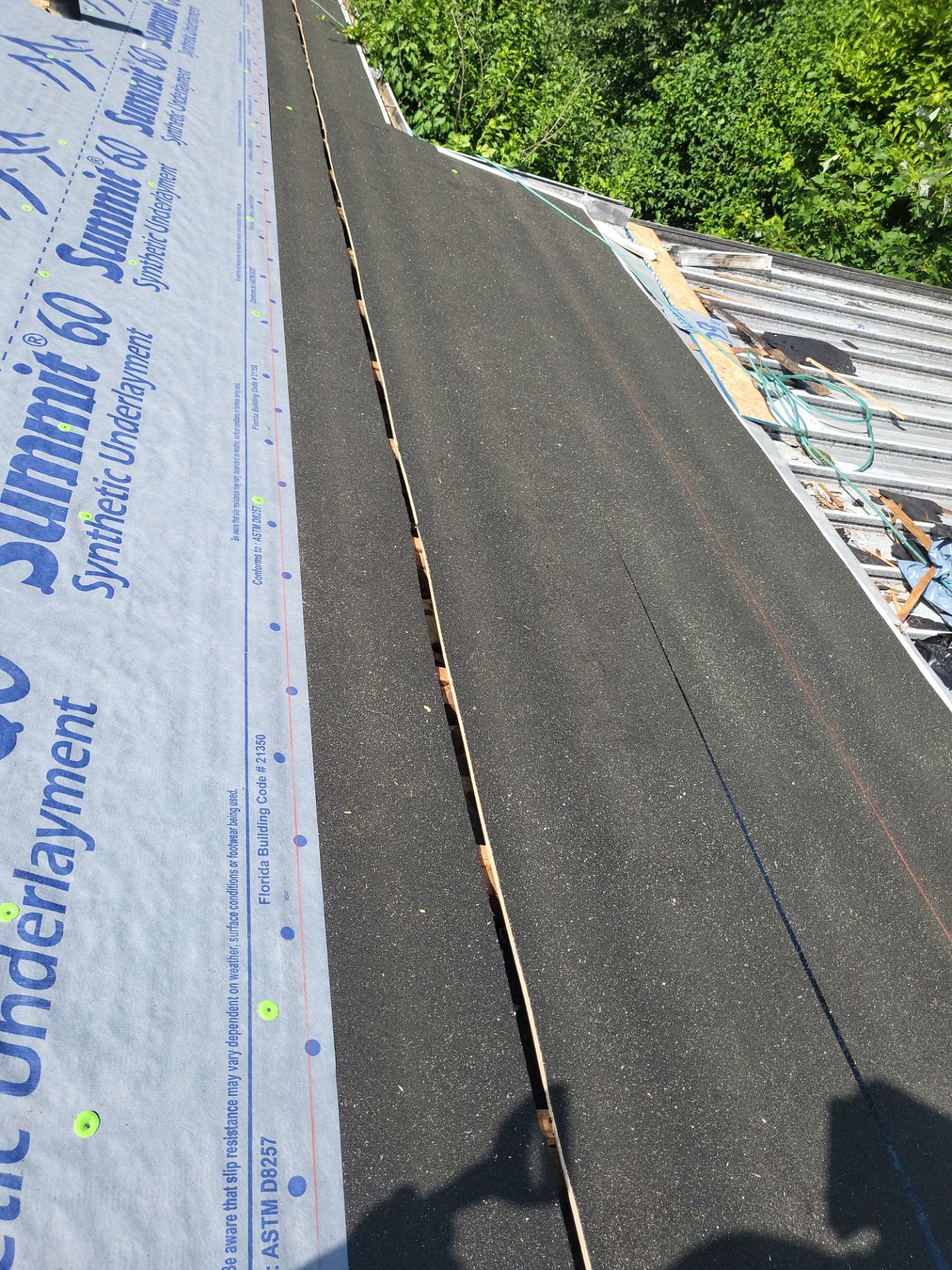 Atlas Pinnacle, Color, Coastal Granite, Drip Edge, Color, White by Eagle Eye Roofing