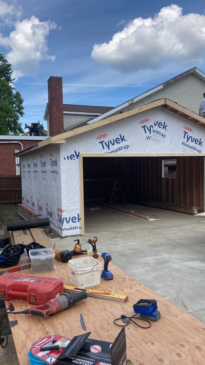 Garage by Ivy Lea Construction