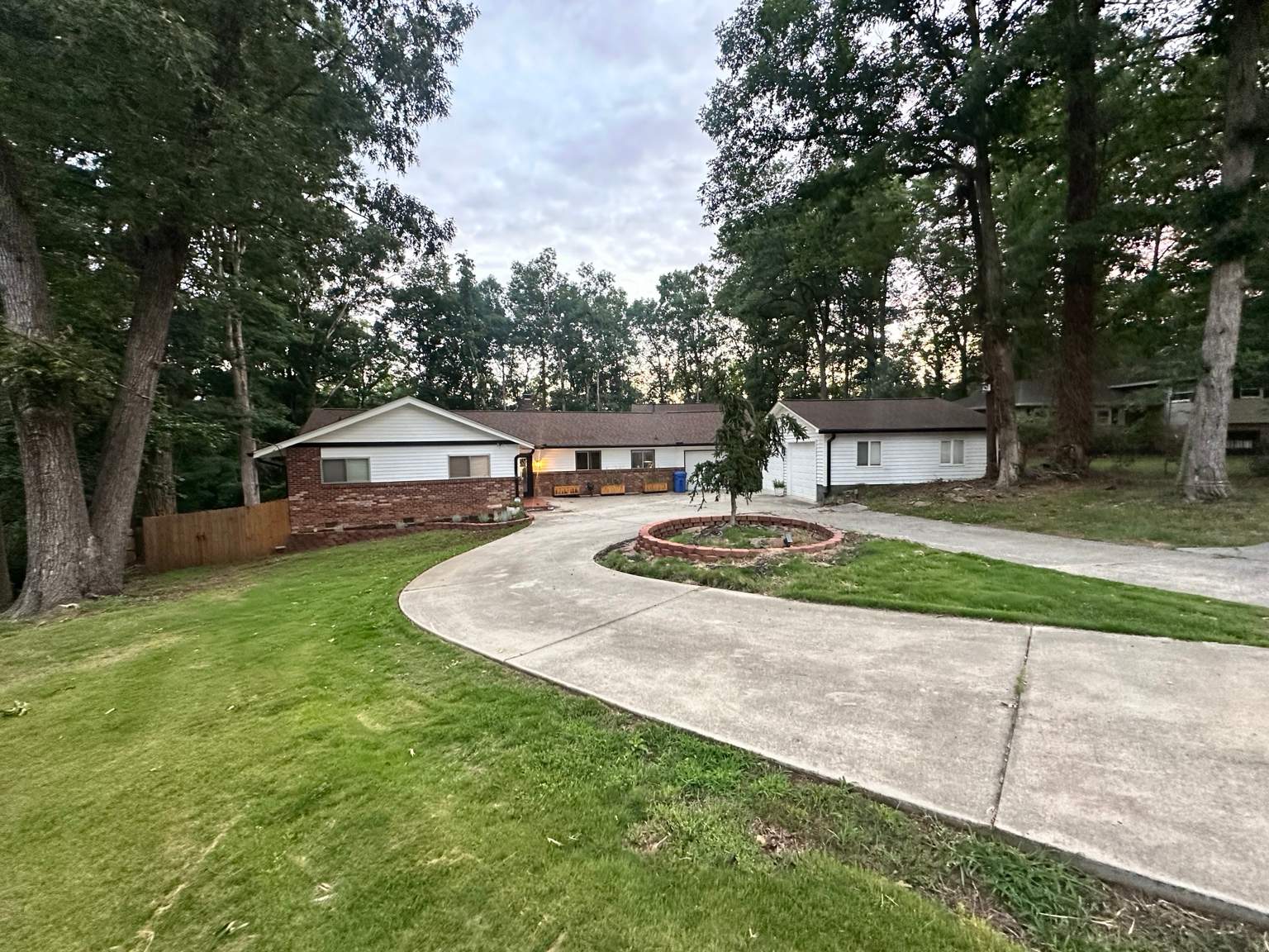 Mauldin Home Transformation With Custom Interior Molding and Exterior Painting by Painter1