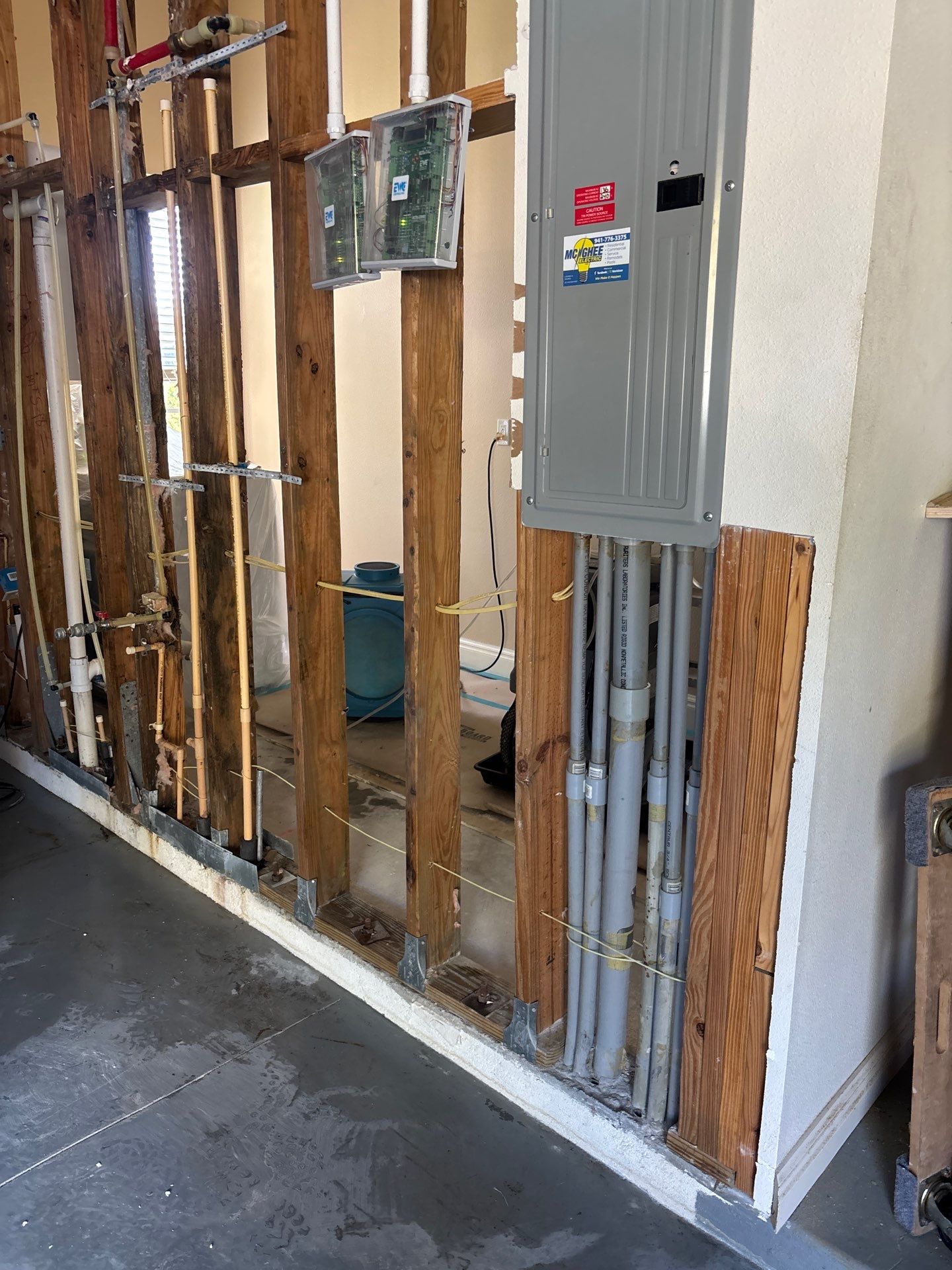 Mold Damage Inspection & Removal In Parrish, FL by Ampm Restoration Services