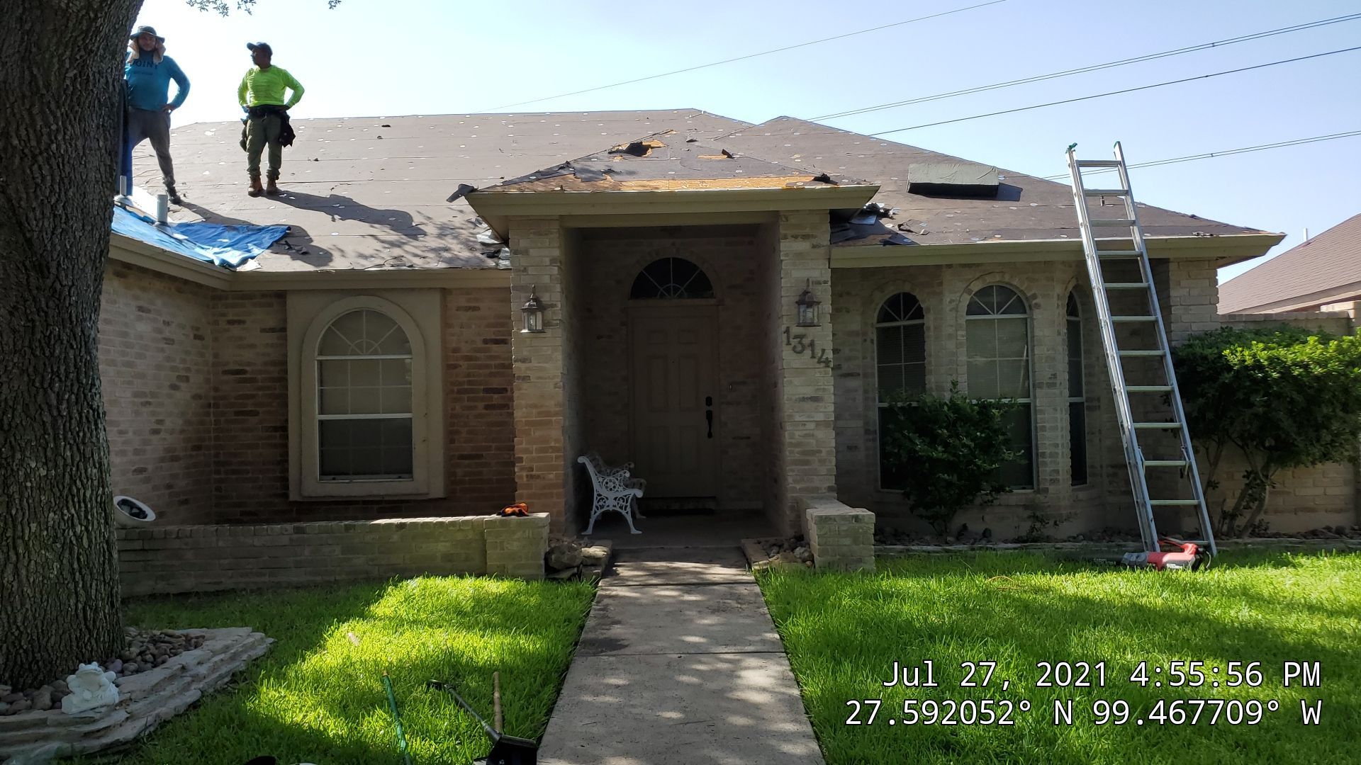 Residential Roofing Installation using Owens Corning - Oakridge by JM Flores Roofing & Construction, Inc