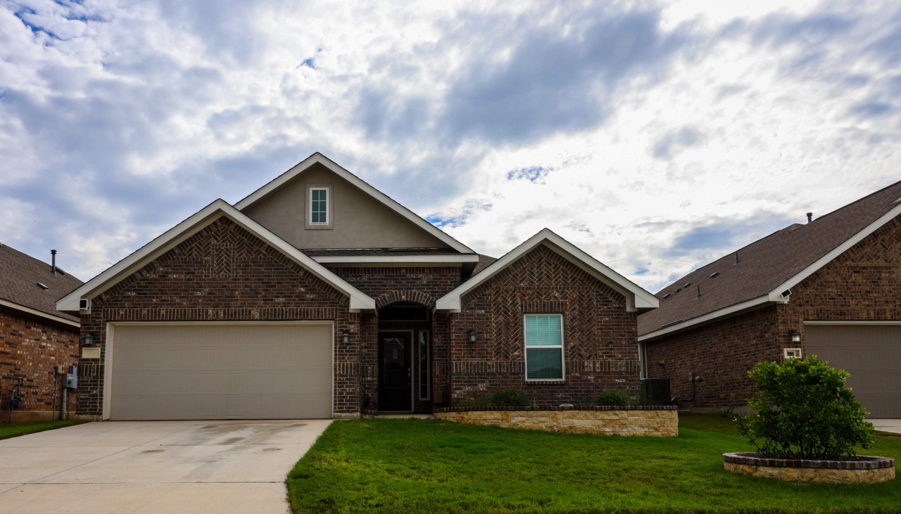 Wortham Oaks - San Antonio, TX by Hole In One Lawns, LLC