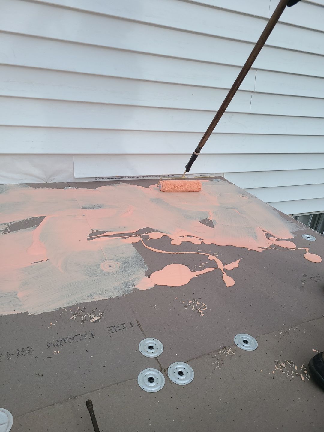 Springfield CertainTeed Charcoal Black Roof & CertainTeed Colonial White Siding by RM Banning, Inc.