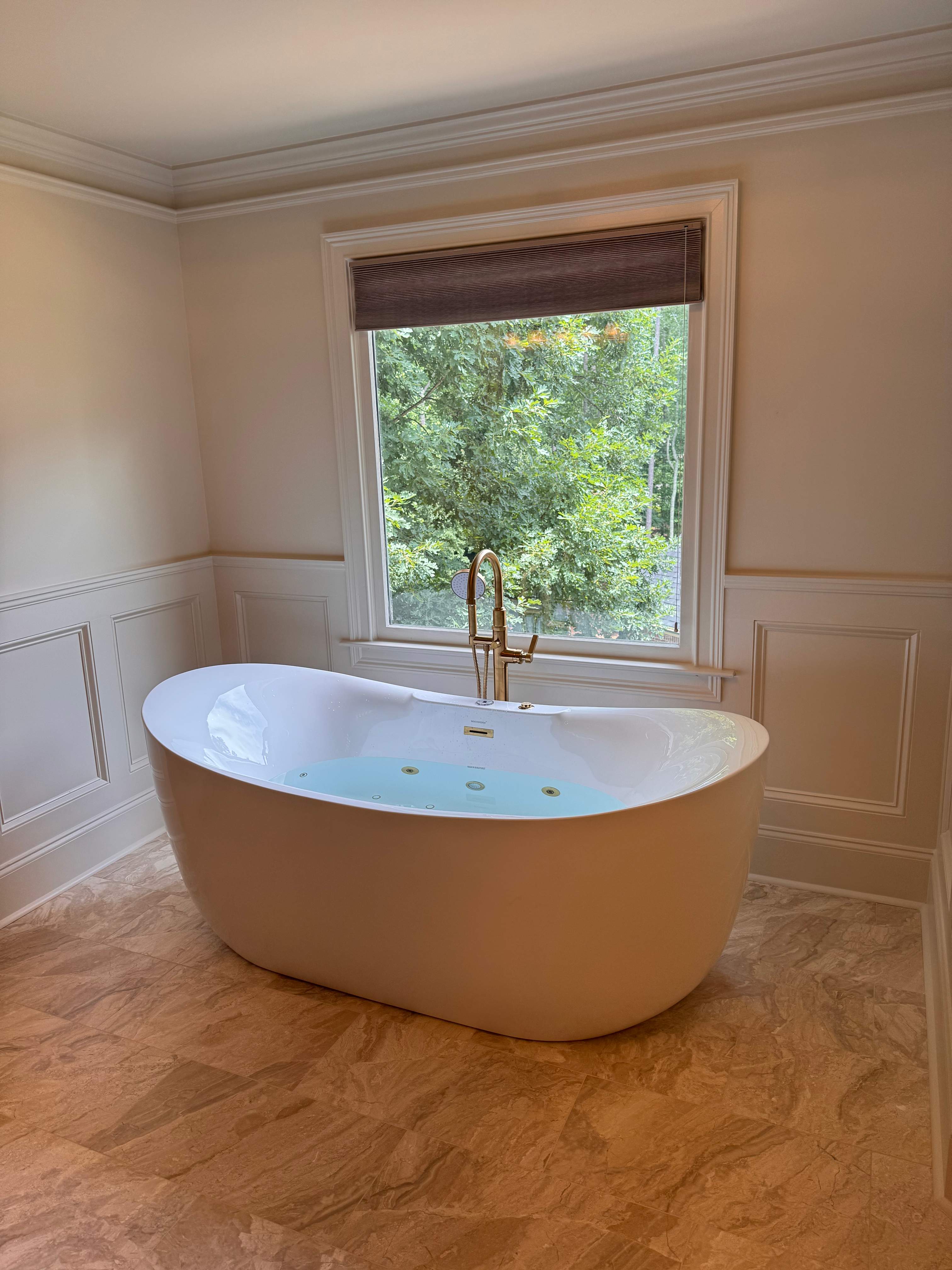 Master bathroom renovation using Free standing tub by Prudencio