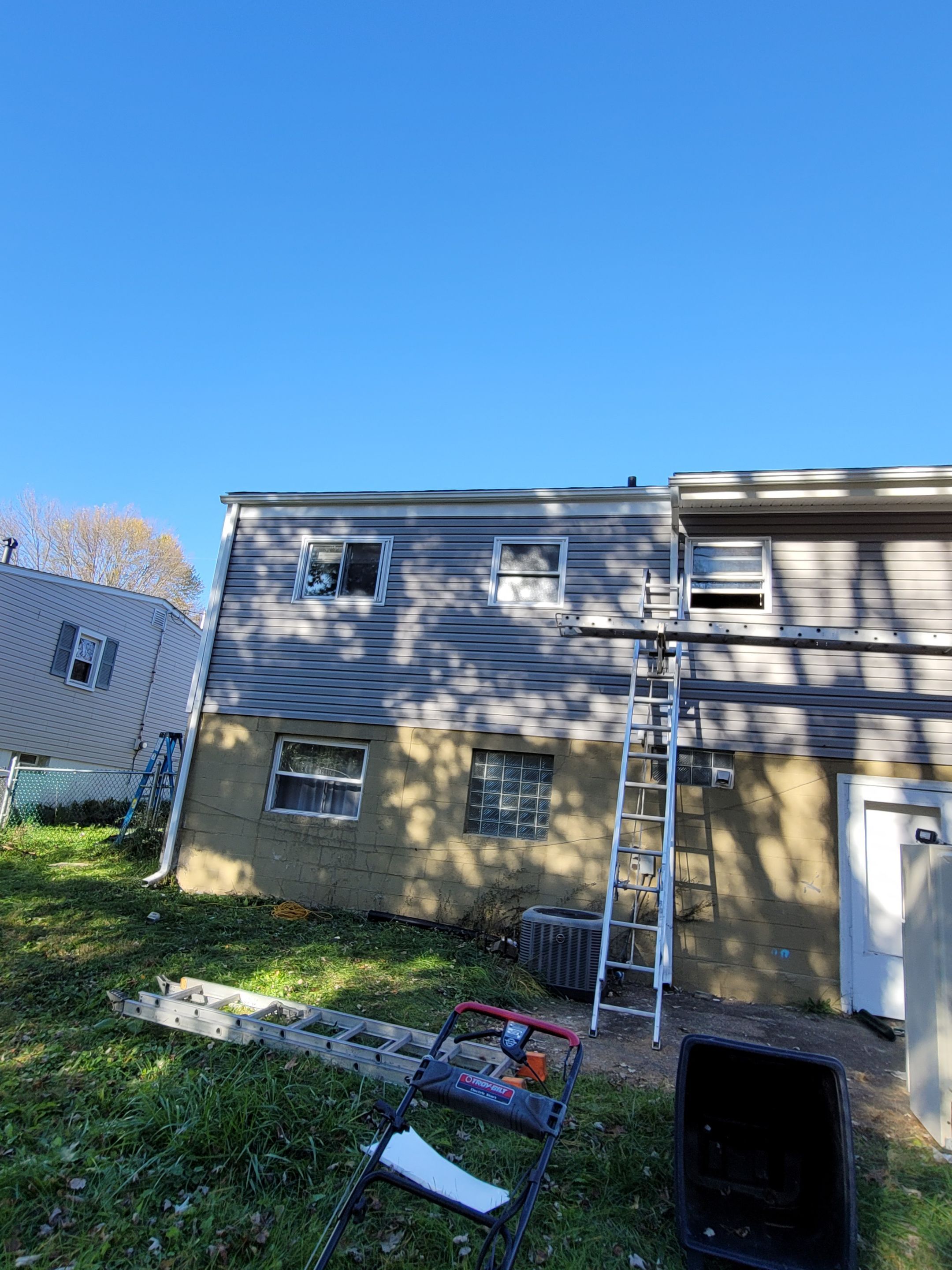 Brand: Atlas Pinnacle Color: Pristine Scotchgard Pweter Drip: White by Eagle Eye Roofing