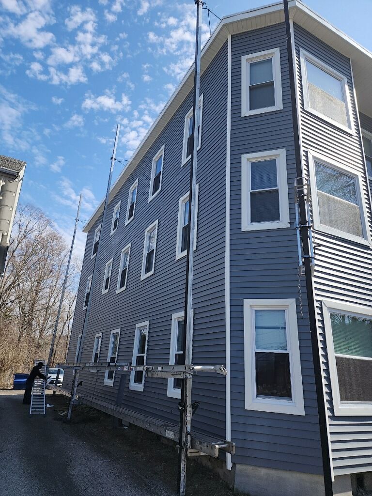 Vinyl siding in Putnam, CT by UBrothers Construction