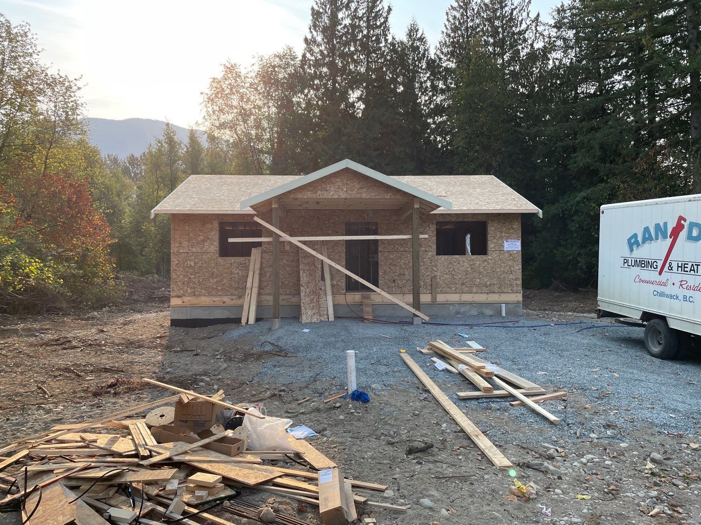 Residential Roofing Installation using OC Oakridge shingles by Top Notch Roofing Inc