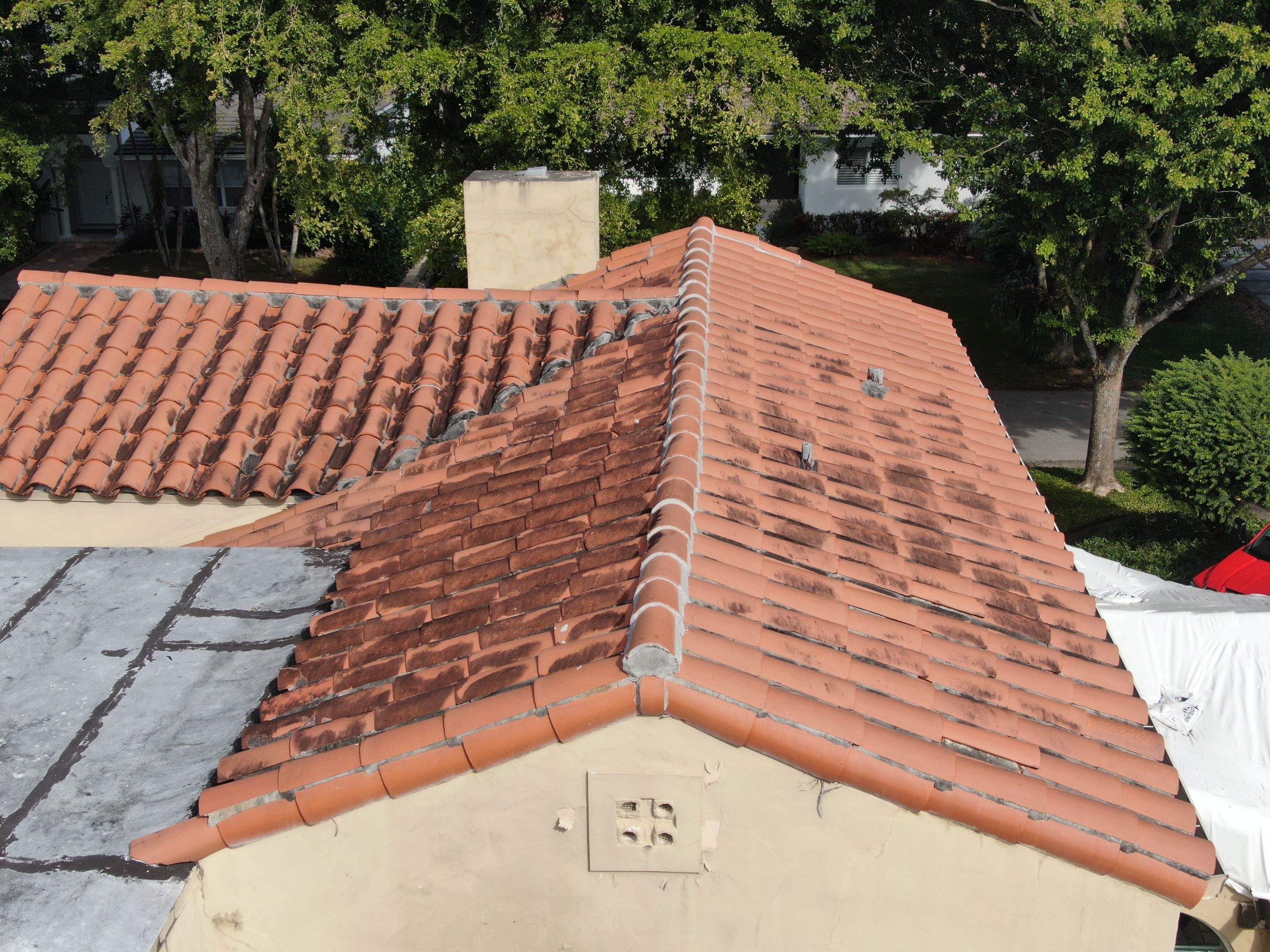 Verea Spanish S  - Fume Color by Istueta Roofing