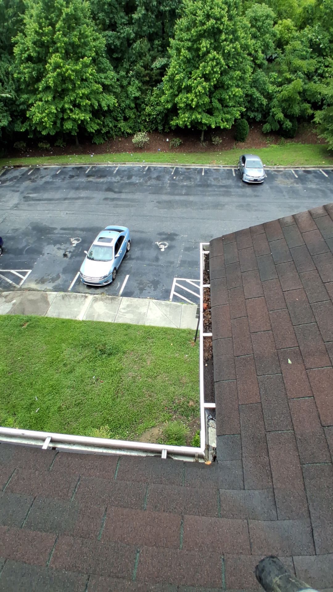 HOA gutter cleaning before