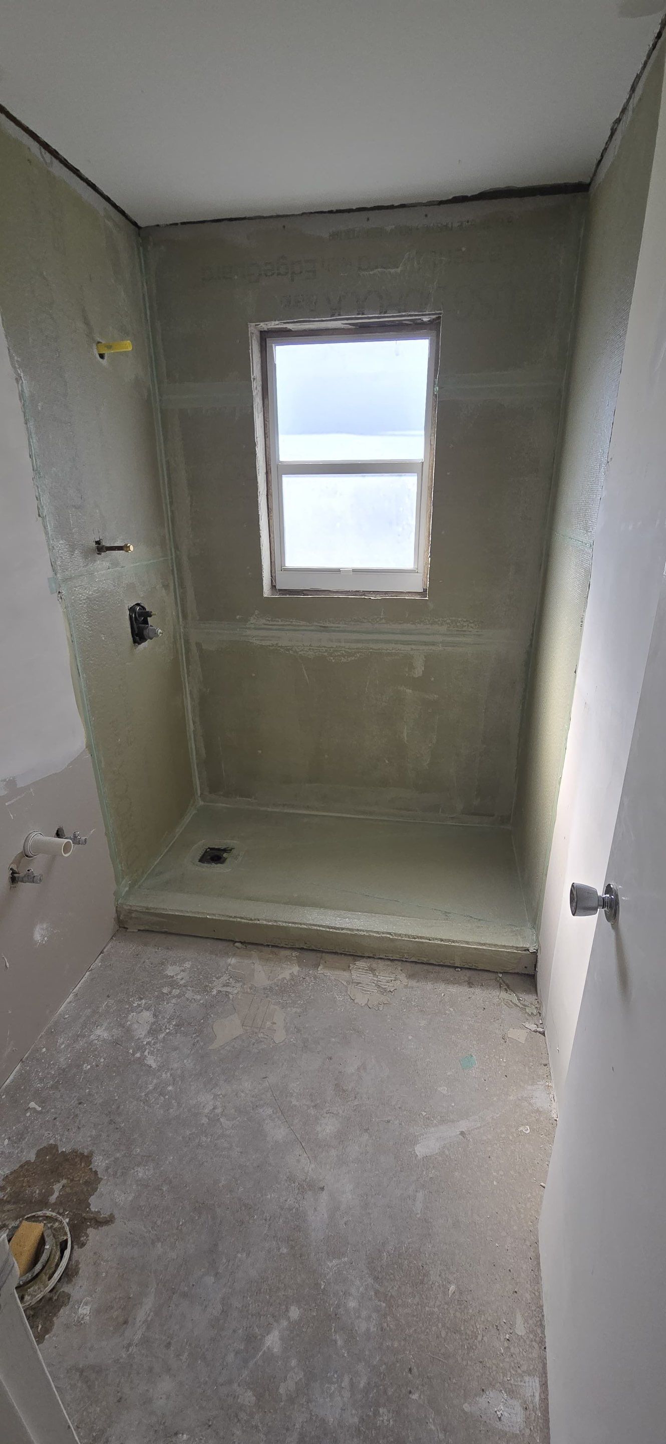 Guest Bathroom - Delray Beach by Hevi Tile