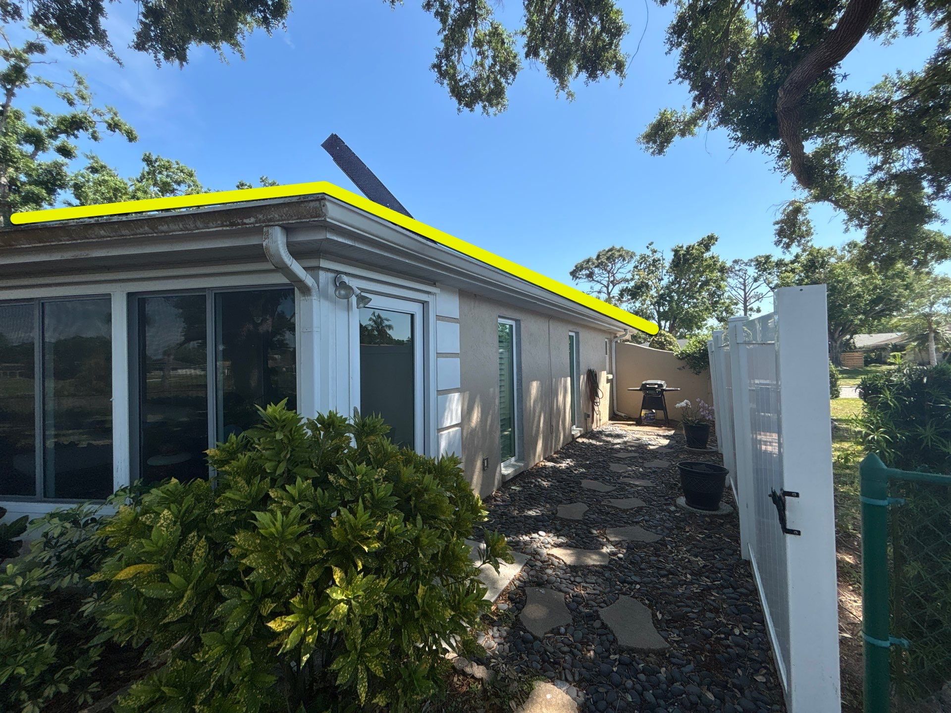 Aluminum Seamless Gutters in Sarasota FL by Gutter Professors