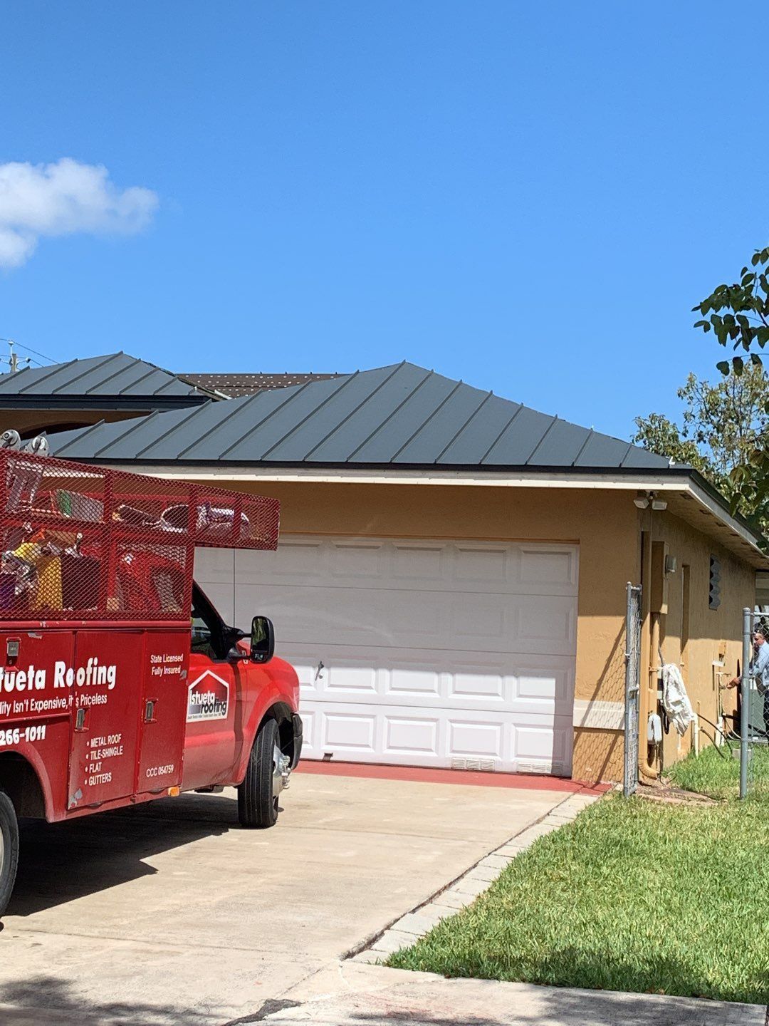 Metal Roof - Galvalume - Charcoal by Istueta Roofing
