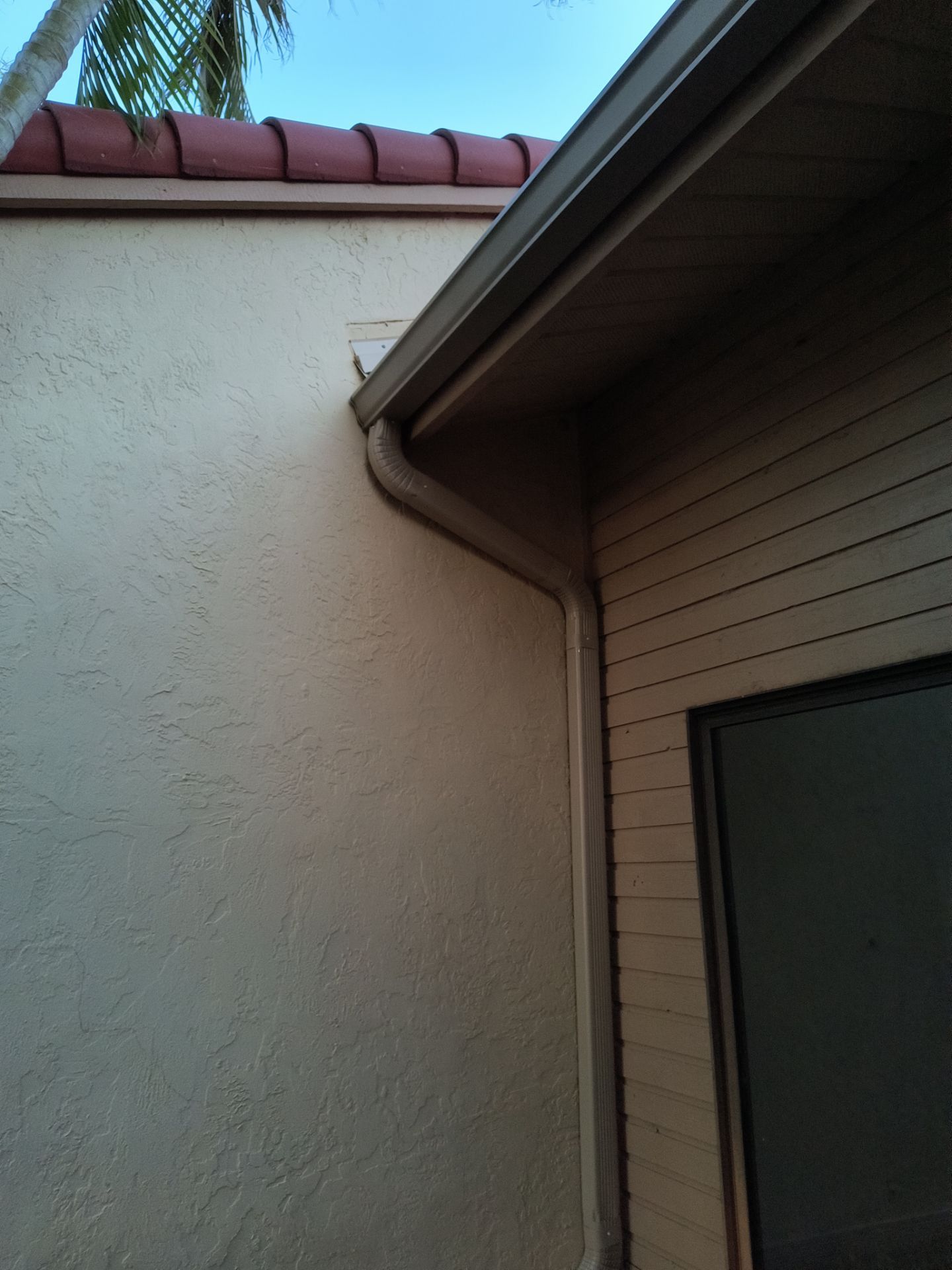 Seamless Gutter Installation in Sarasota FL by Gutter Professors