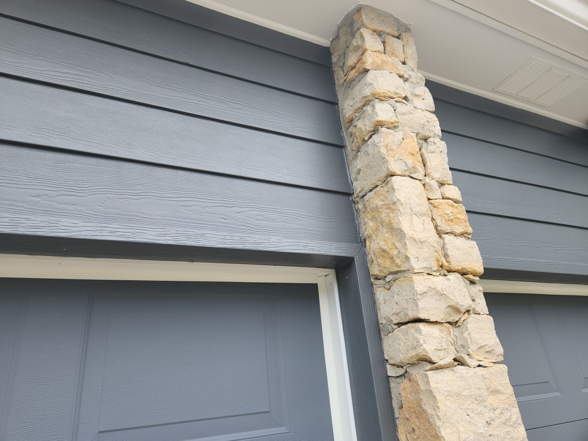 James Hardie siding in Overland park  by EEC  Windows, Siding & Roofing 