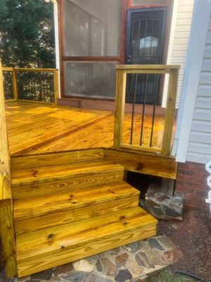 New and Weathered Deck using Wood Sealant