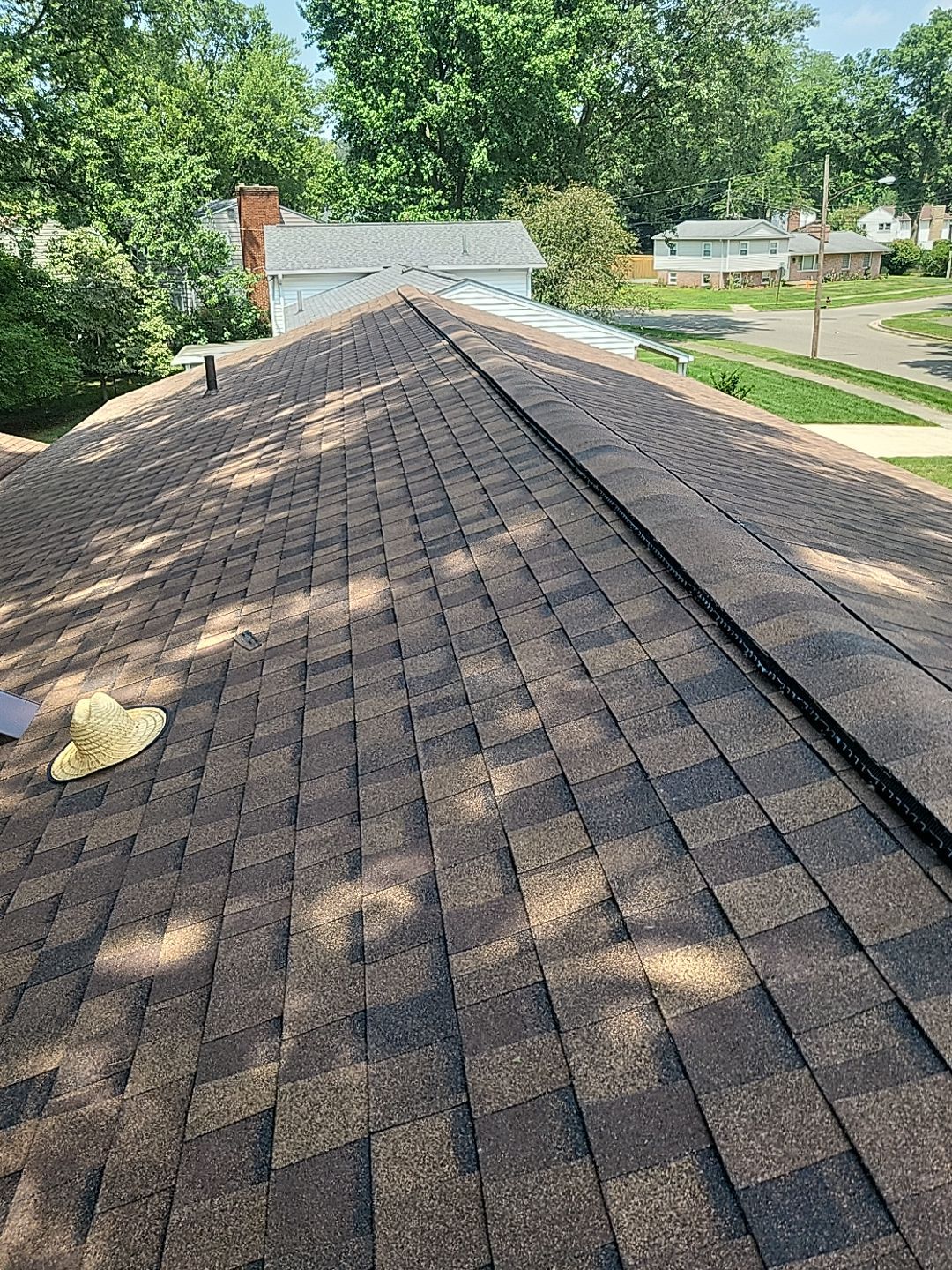 ATLAS PINNACLE COLOR: BURNT HICKORY by Eagle Eye Roofing
