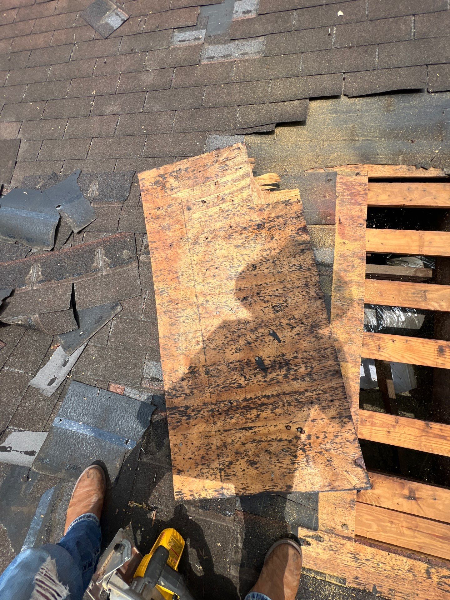 Residential Roofing Repair using Owen's Corning Duration (Lifetime) Shingles by Roof Repair Company