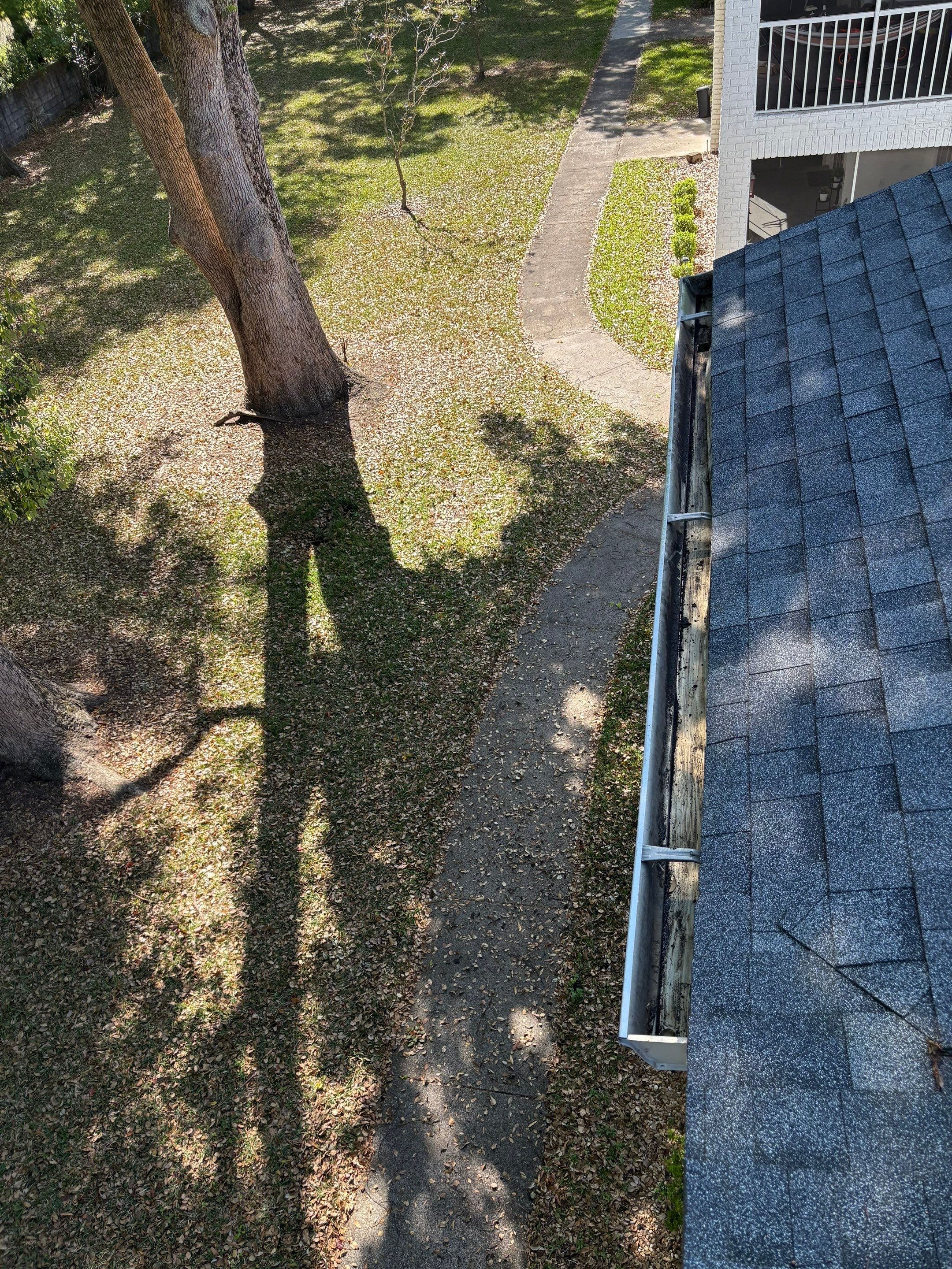 Gutter cleaning in Orlando after photo showcasing completely clean and cleared gutters.