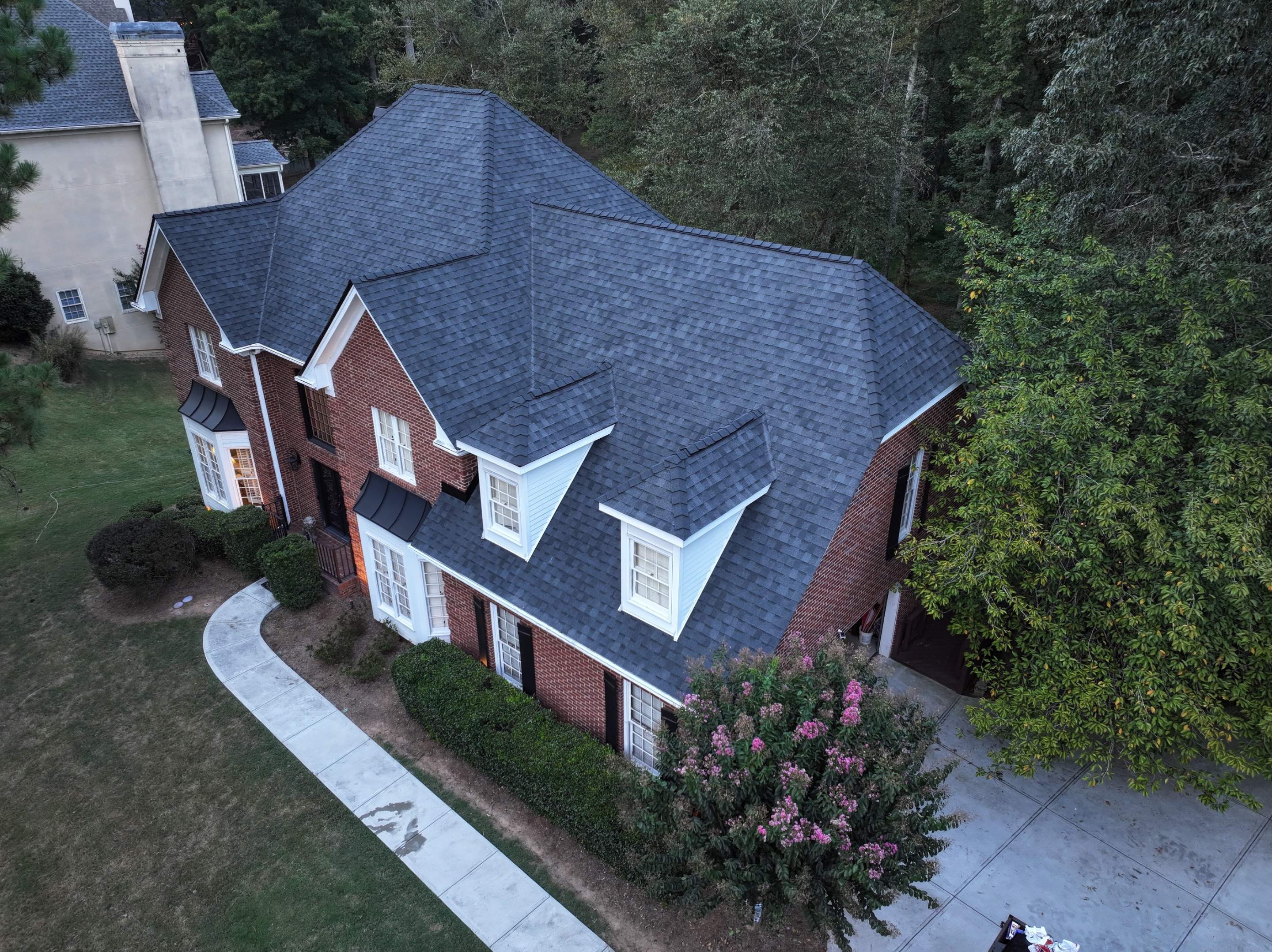 Atlas Pinnacle Pristine - Black Shadow by Douglas Construction 