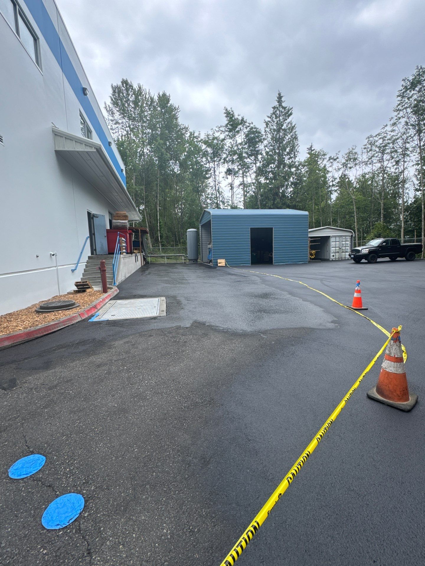 King Machine Business Parking Lot Sealcoat Overlay | Mukilteo by Jireh Asphalt & Concrete Inc 